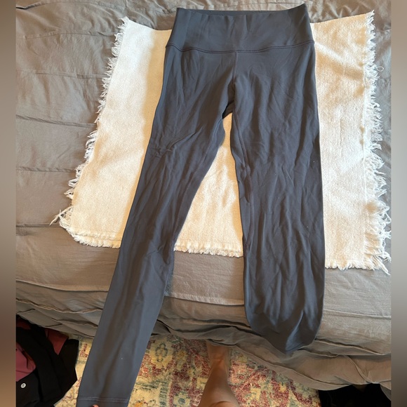 Lululemon gray 3/4 leggings - Picture 1 of 2